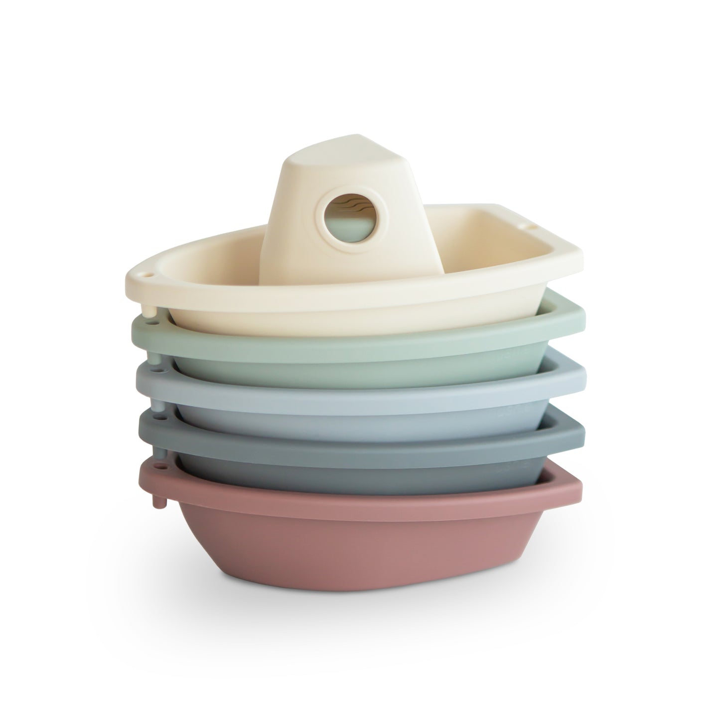 Mushie Bath Boats, badspeelgoed van 5 bootjes elk in een andere kleur van het merk Mushie voor baby en peuter